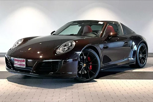 
           
        2017 Porsche 911