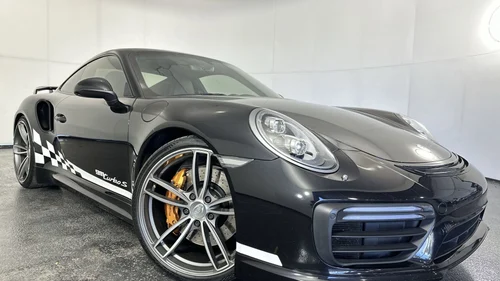 
           
        2018 Porsche 911