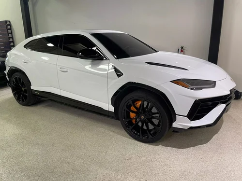 
           
        2023 Lamborghini URUS