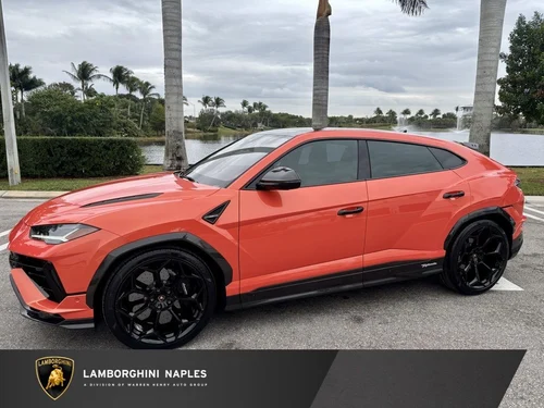 
           
        2023 Lamborghini Urus Performante