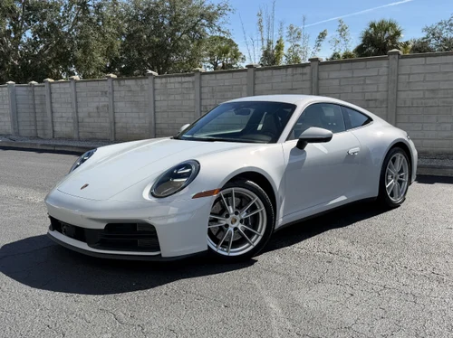 
           
        2025 Porsche 911 Carrera