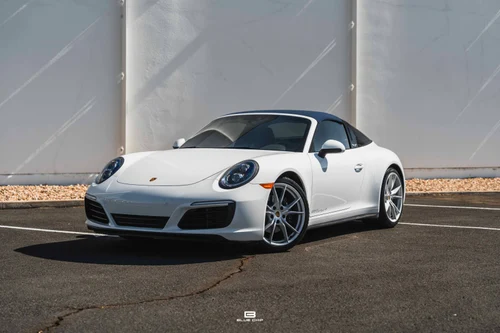 
           
        2019 Porsche 911