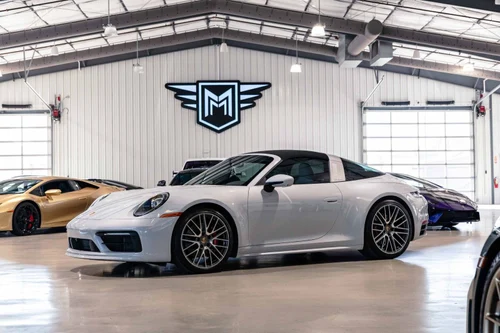 
           
        2024 Porsche 911