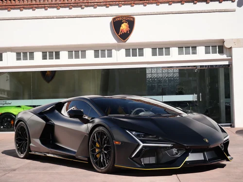 
           
        2024 Lamborghini Revuelto