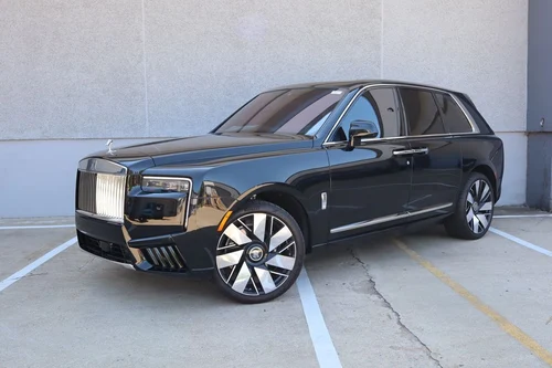 
           
        2026 Rolls-Royce Cullinan Base