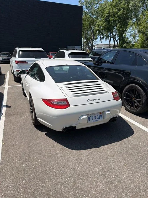
           
        2012 Porsche 911 Carrera