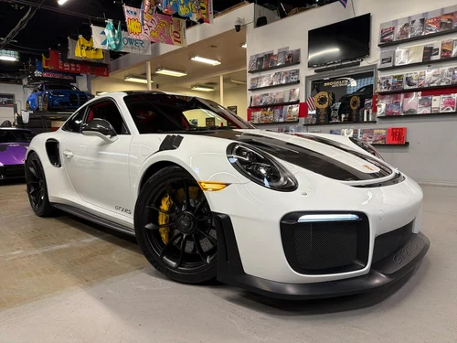 
           
        2018 Porsche 911 GT2 RS