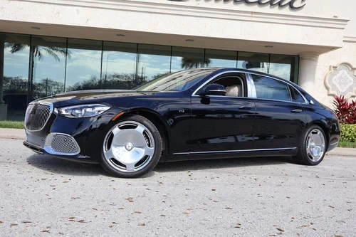 
           
        2024 Maybach S-Class S 680 4MATIC®