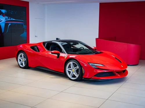 
           
        2023 Ferrari SF90 Stradale Base