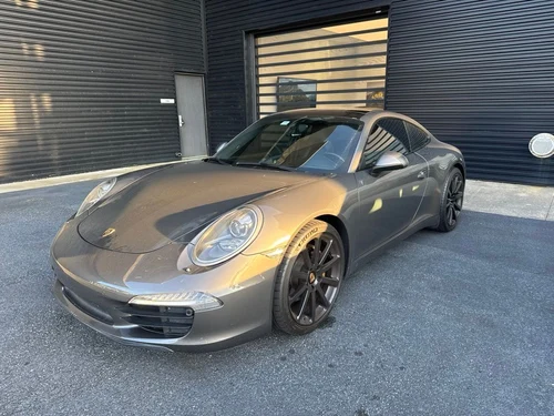 
           
        2013 Porsche 911 Carrera