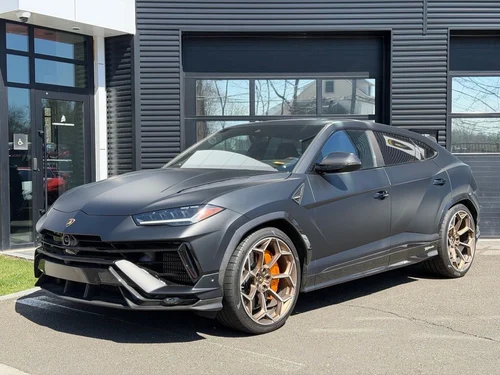 
           
        2024 Lamborghini Urus Performante