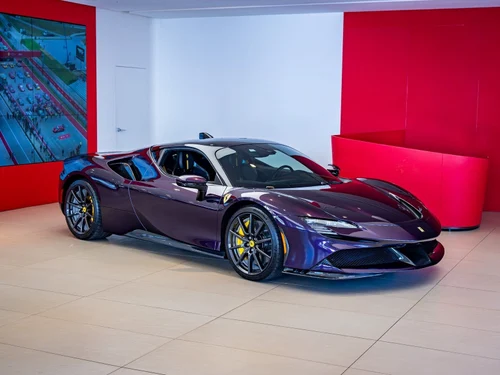 
           
        2023 Ferrari SF90 Stradale Base