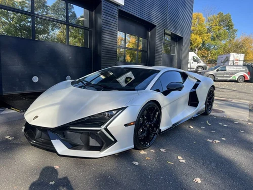 
           
        2025 Lamborghini Revuelto Base