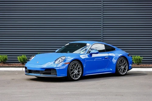 
           
        2025 Porsche 911 Carrera