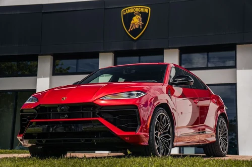
           
        2025 Lamborghini Urus SE