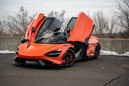 
           
        2021 McLaren 765LT