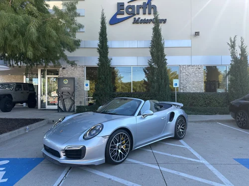 
           
        2015 Porsche 911 Turbo S