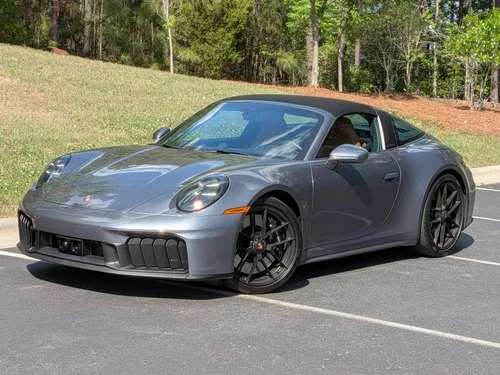 
           
        2025 Porsche 911