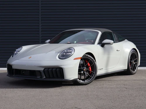 
           
        2026 Porsche 911 4 GTS
