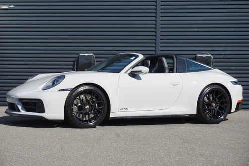 
           
        2023 Porsche 911 4 GTS