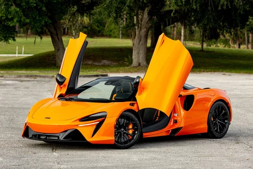 
           
        2025 McLaren ARTURA SPIDER