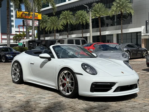 
           
        2022 Porsche 911