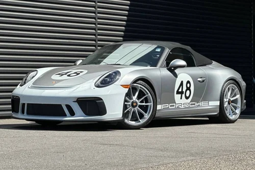 
           
        2019 Porsche 911