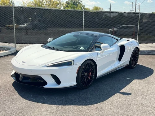 2022 McLaren GT