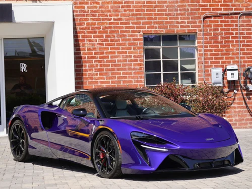 
           
        2023 McLaren ARTURA TECHLUX