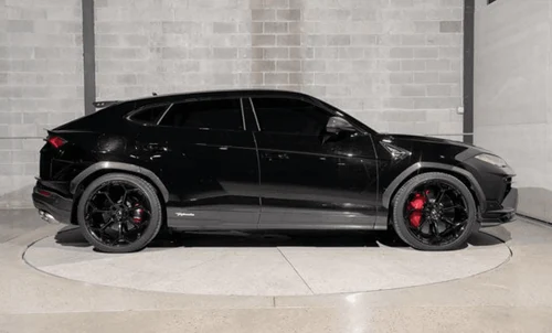 
           
        2023 Lamborghini Urus Performante