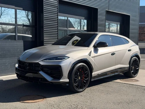 
           
        2025 Lamborghini Urus SE