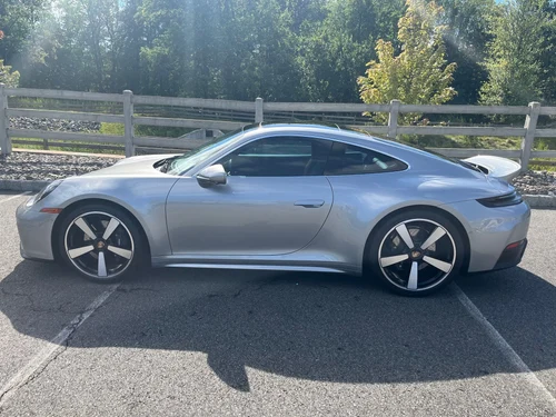 
           
        2025 Porsche 911 Carrera