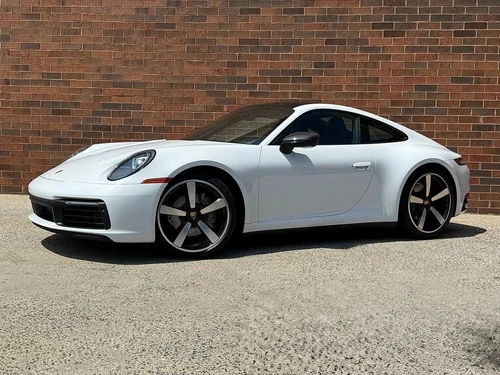 
           
        2021 Porsche 911