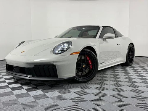 
           
        2026 Porsche 911 Targa 4 GTS