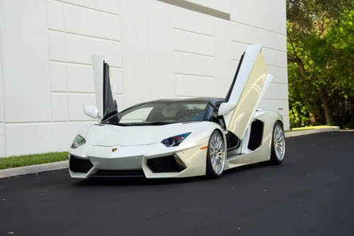
           
        2015 Lamborghini Aventador LP 700-4