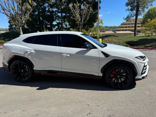 
           
        2021 Lamborghini Urus