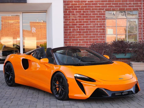 
           
        2025 McLaren ARTURA TECHLUX