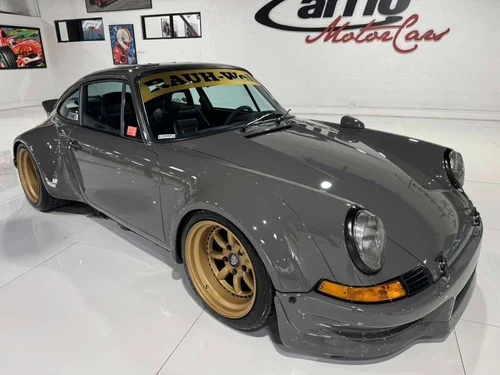 
           
        1982 Porsche 911
