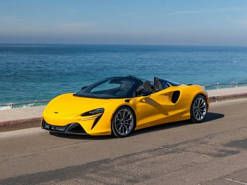 
           New 
        2026 McLaren Artura