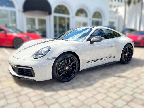 
           
        2021 Porsche 911