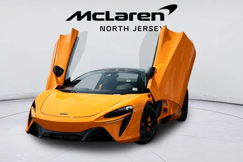 
           
        2025 McLaren Artura