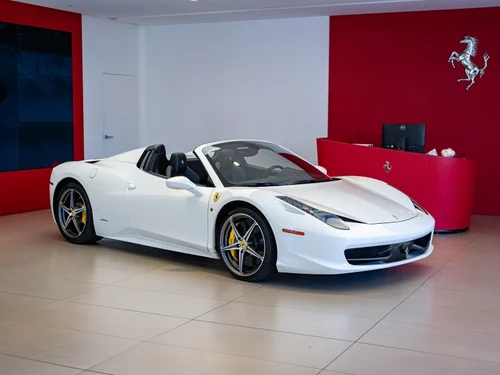 
           
        2013 Ferrari 458 Spider Base