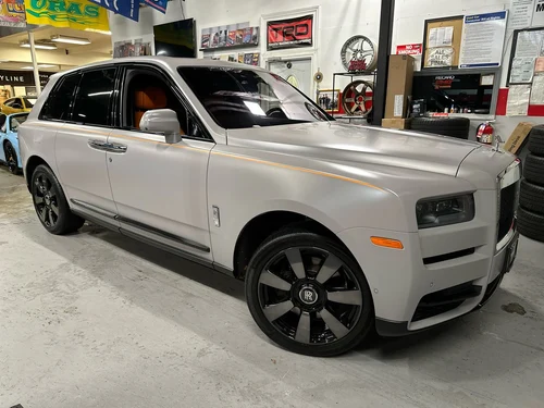 
           
        2023 Rolls-Royce Cullinan