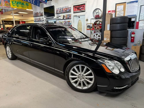 
           
        2011 Maybach 