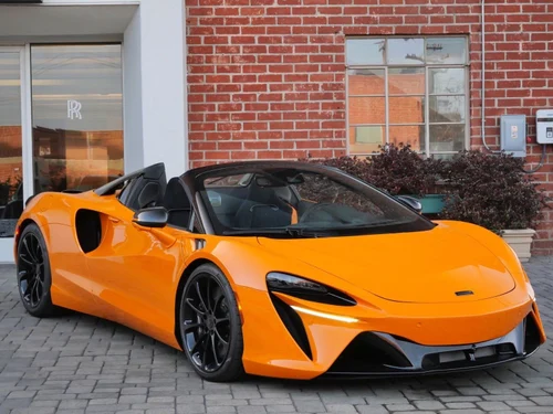 
           New 
        2026 McLaren Artura