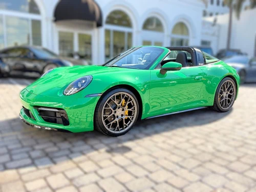 
           
        2021 Porsche 911