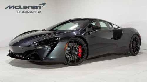 
           New 
        2025 McLaren Artura