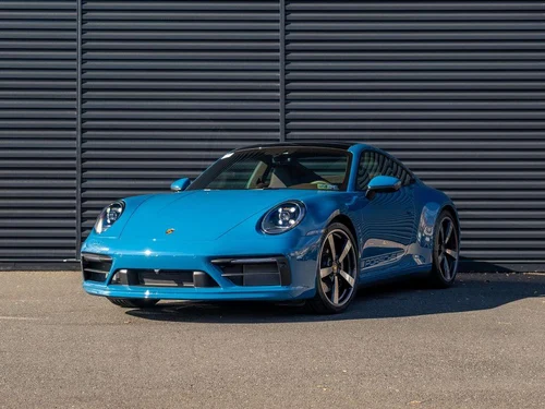 
           
        2024 Porsche 911 Carrera