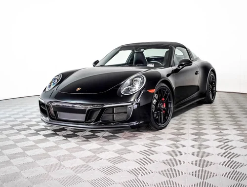 
           
        2018 Porsche 911