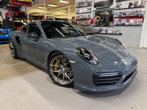 
           
        2017 Porsche 911